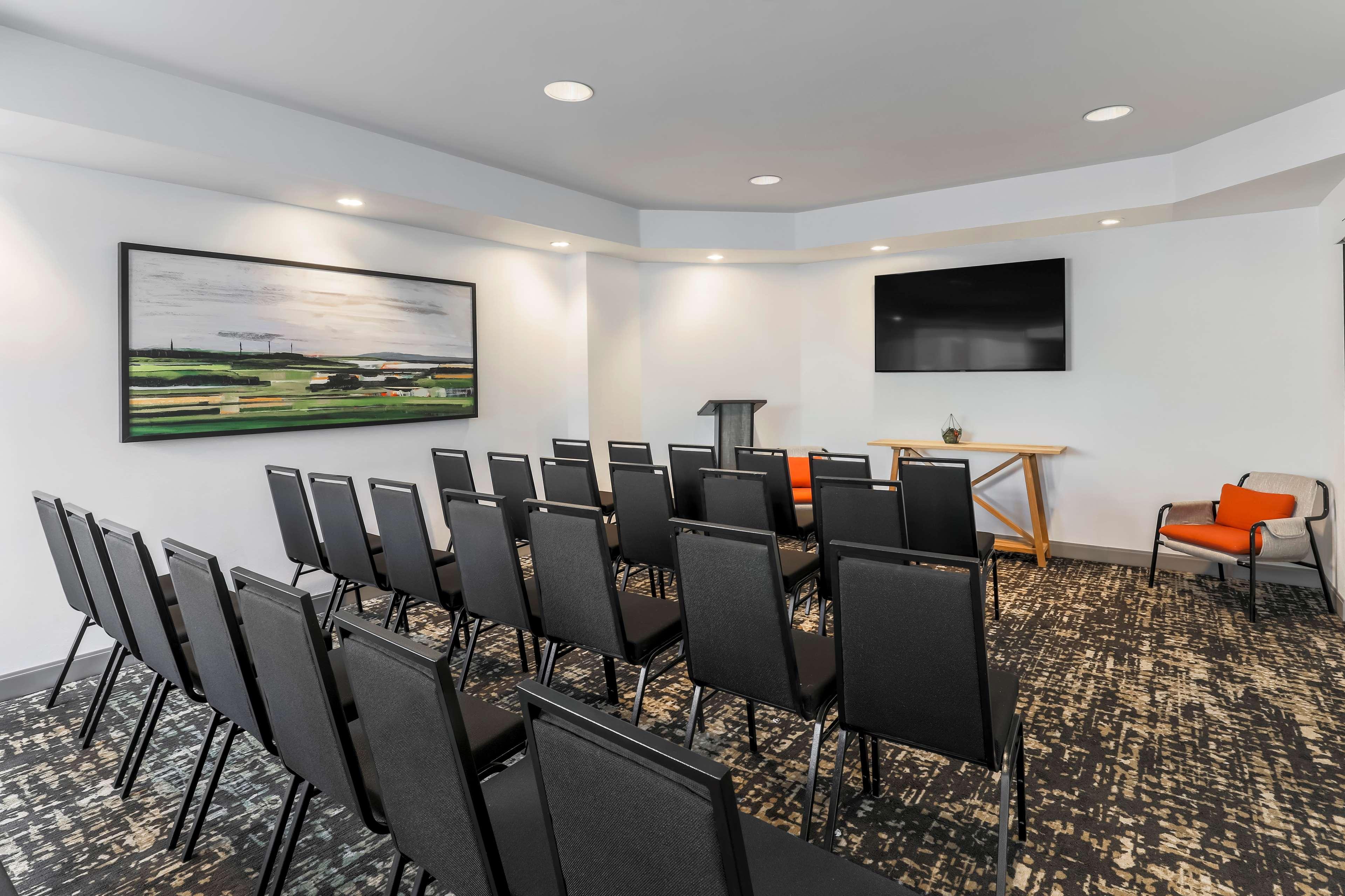 Hilton Garden Inn Davis Downtown Kültér fotó