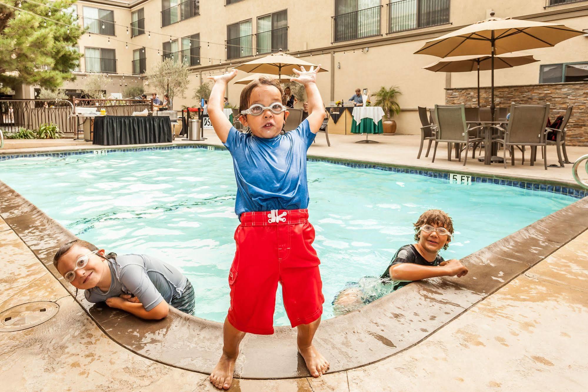 Hilton Garden Inn Davis Downtown Kültér fotó